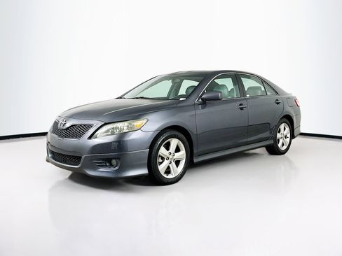 Used 2011 Toyota Camry SE image 3