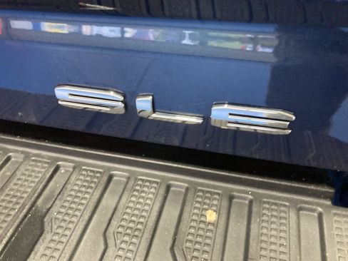 Used 2022 GMC Sierra 2500 SLE w/ SLE Value Package; AWD/4WD image 13