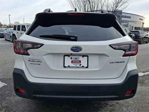 Certified 2023 Subaru Outback Premium image 6