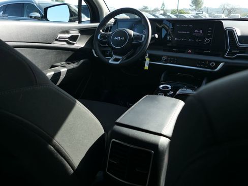 Used 2023 Kia Sportage LX image 24
