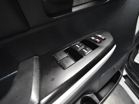 Used 2019 Toyota Tundra Limited w/ Limited Premium Package image 5