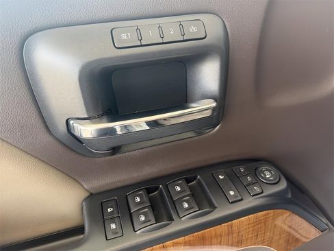 Used 2017 GMC Sierra 1500 SLT w/ SLT Premium Package image 11