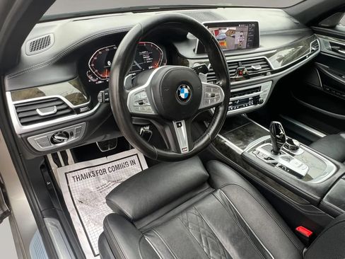 Used 2021 BMW 750i xDrive w/ Executive Package AWD/4WD image 14