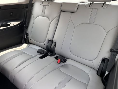 New 2025 Honda Pilot Touring image 16