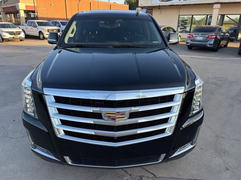 Used 2019 Cadillac Escalade ESV Luxury image 5