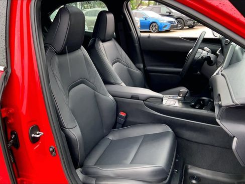 Used 2025 Lexus UX 300h FWD image 9