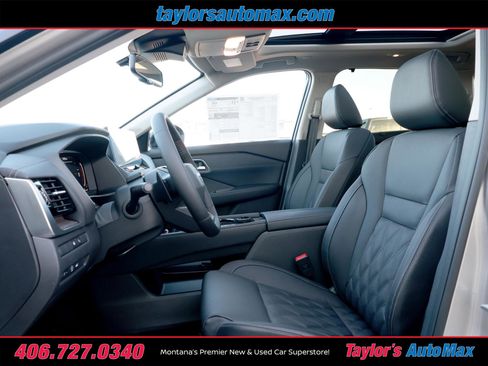 New 2026 Nissan Rogue Platinum w/ Tech Package AWD/4WD image 6