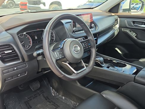Used 2021 Nissan Rogue SV w/ Premium Package FWD image 15