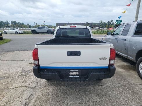 Used 2022 Toyota Tacoma SR RWD image 5