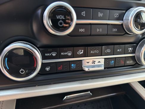 Used 2023 Ford Expedition Max Limited AWD/4WD image 14