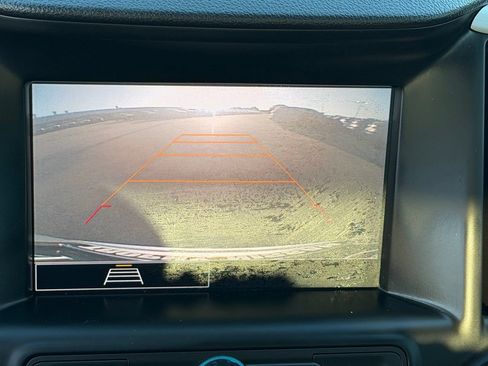 Used 2022 GMC Terrain SLE w/ Driver Convenience Package FWD image 25