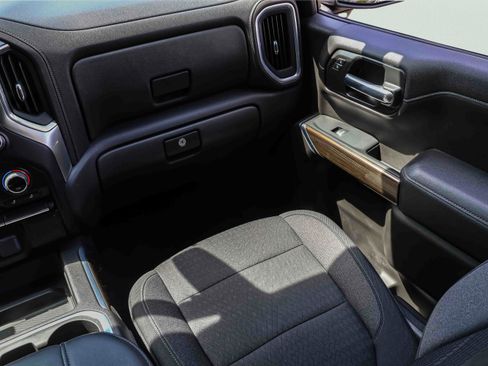 Used 2021 Chevrolet Silverado 1500 LT Trail Boss w/ Bed Protection Package AWD/4WD image 17