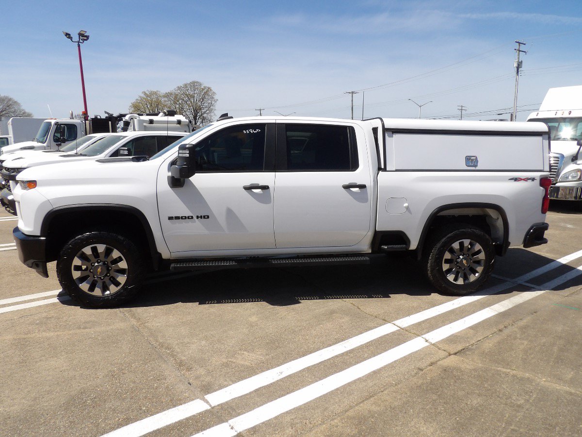 Used 2023 Chevrolet Silverado 2500 Custom w/ Infotainment Package AWD/4WD image 4