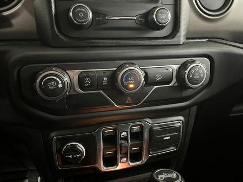 Used 2018 Jeep Wrangler Unlimited Sport S image 67