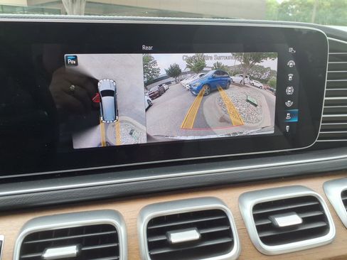 Used 2022 Mercedes-Benz GLS 450 4MATIC image 29