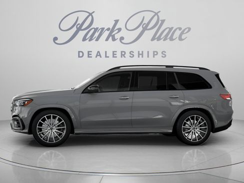 Used 2026 Mercedes-Benz GLS 450 4MATIC image 4