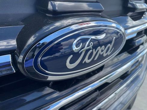 New 2026 Ford Explorer Active RWD image 30
