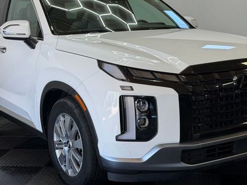 Used 2023 Hyundai Palisade SEL AWD/4WD image 2