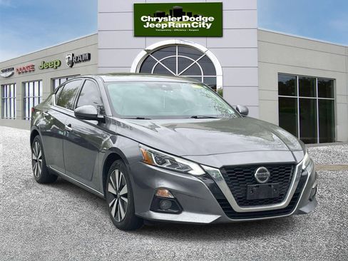 Used 2019 Nissan Altima 2.5 SV AWD/4WD image 2