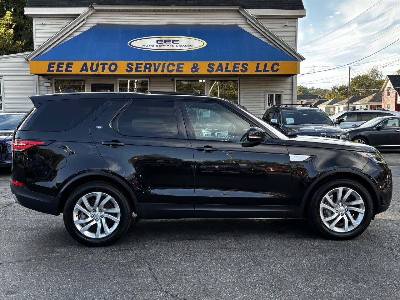 Used 2018 Land Rover Discovery HSE AWD/4WD image 1