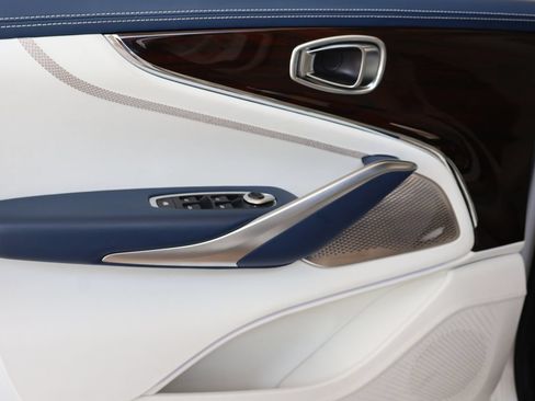 Used 2025 Aston Martin DBX 707 AWD/4WD image 9
