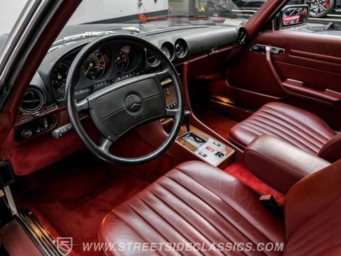 Used 1989 Mercedes-Benz 560 SL image 4