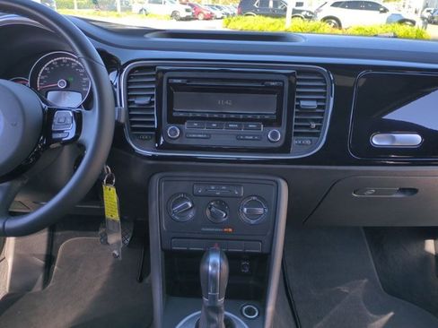 Used 2014 Volkswagen Beetle 1.8T image 14