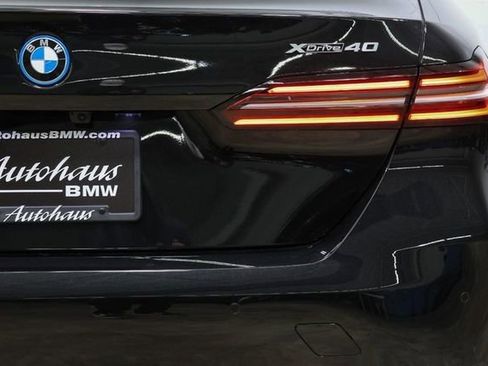 Used 2025 BMW i5 xDrive40 w/ Premium Package image 14