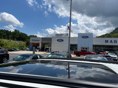 Certified 2022 Ford Explorer ST-Line w/ Class IV Trailer Tow Package AWD/4WD image 16