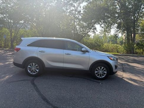 Used 2016 Kia Sorento L FWD image 13