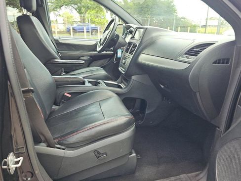Used 2018 Dodge Grand Caravan GT FWD image 11