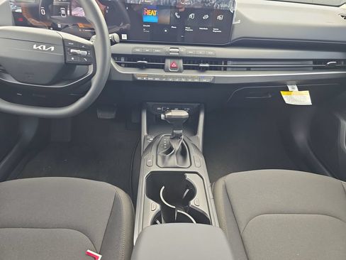 New 2026 Kia K4 FWD image 14