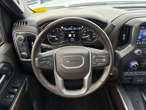 Used 2022 GMC Sierra 3500 Denali image 16