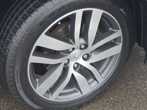 Used 2018 Honda Pilot Touring image 15