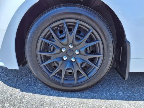 Used 2025 Toyota Corolla LE image 7