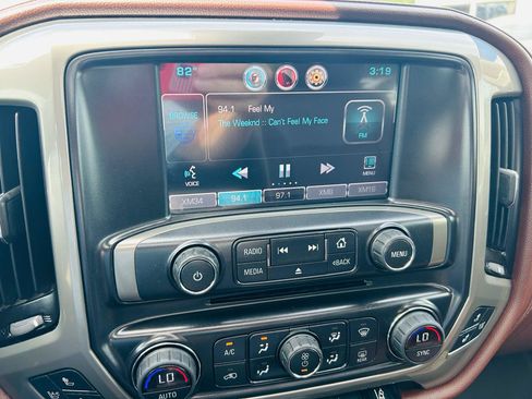 Used 2015 Chevrolet Silverado 1500 High Country w/ High Country Premium Package RWD image 21