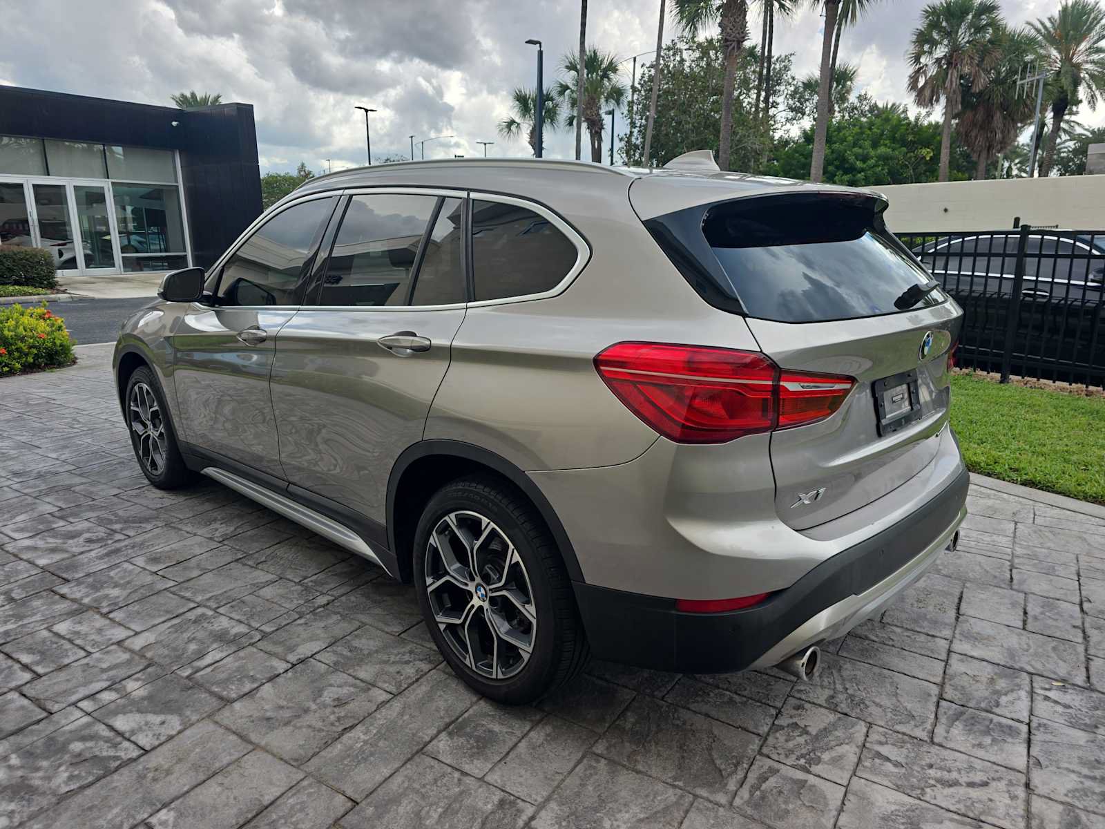 Used 2021 BMW X1 sDrive28i w/ Convenience Package FWD image 6