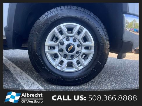 Used 2025 Chevrolet Silverado 2500 LT w/ Convenience Package AWD/4WD image 32