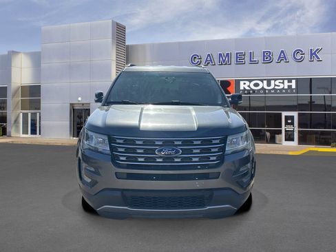 Used 2017 Ford Explorer XLT w/ Equipment Group 201A FWD image 3