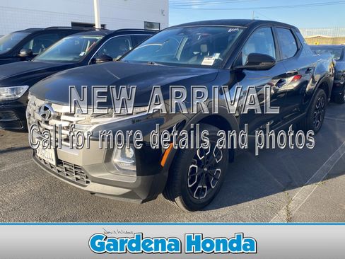 Used 2023 Hyundai Santa Cruz SE image 1