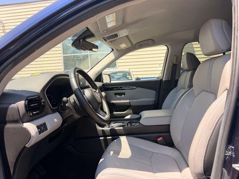Used 2025 Honda Pilot EX-L image 14