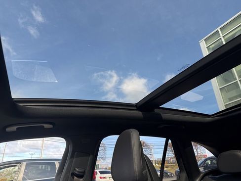 Used 2023 Mercedes-Benz GLC 300 4MATIC image 17