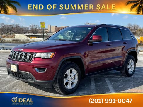Used 2017 Jeep Grand Cherokee Laredo w/ Quick Order Package 23E AWD/4WD image 3
