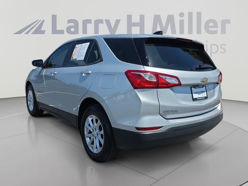 Used 2019 Chevrolet Equinox LS FWD image 3