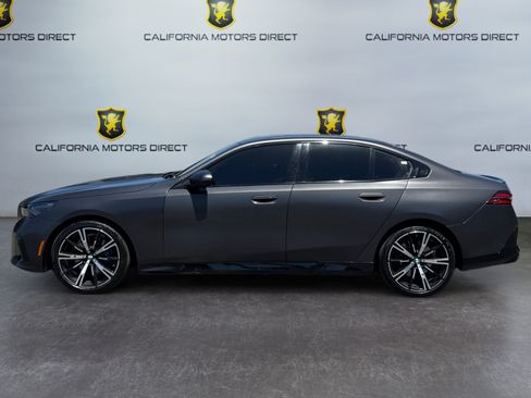Used 2024 BMW 530i w/ M Sport Package RWD image 2