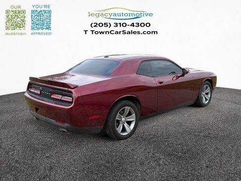 Used 2019 Dodge Challenger SXT image 15
