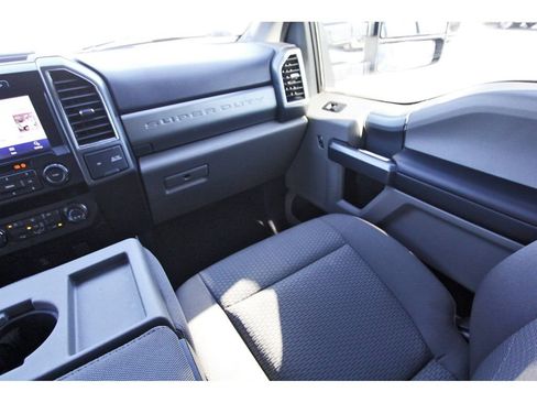 Used 2022 Ford F250 XLT w/ XLT Premium Package image 13