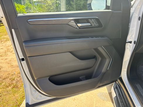 Used 2025 Chevrolet Tahoe LT AWD/4WD image 10