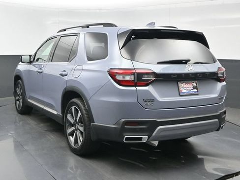 Certified 2024 Honda Pilot Touring image 4