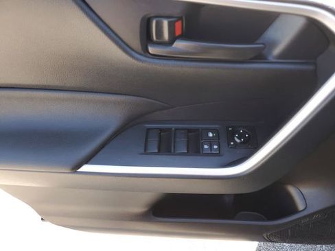 Used 2019 Toyota RAV4 LE w/ All Weather Liner Package AWD/4WD image 20